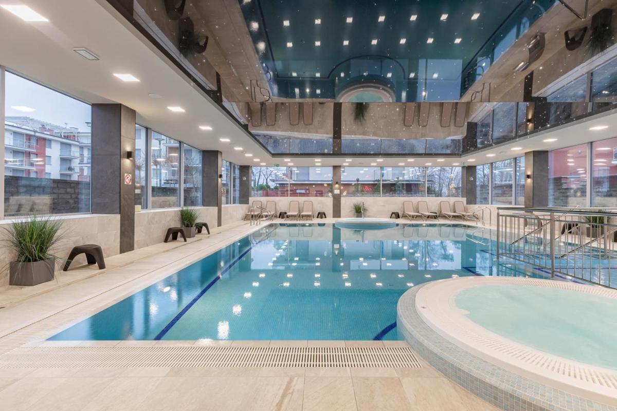 Apartament Holiday 8/25 เรวัล ภายนอก รูปภาพ