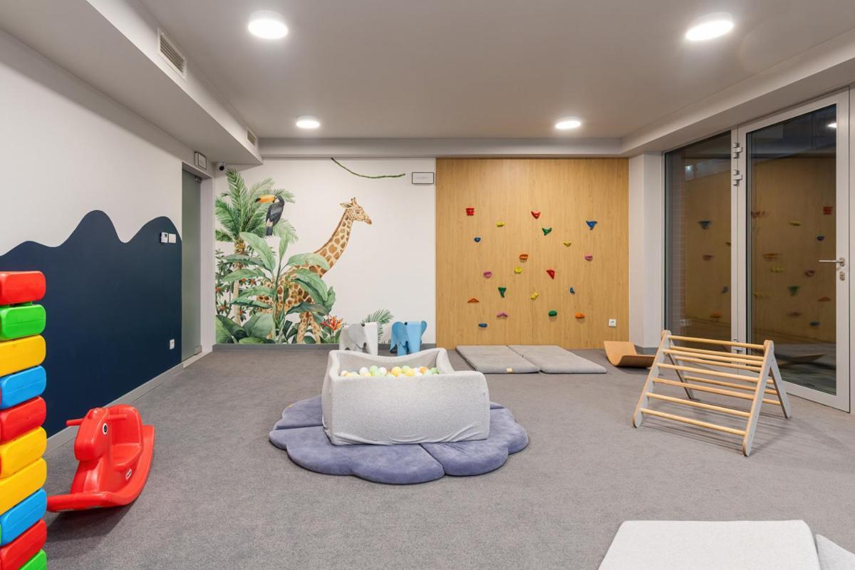 Apartament Holiday 8/25 เรวัล ภายนอก รูปภาพ